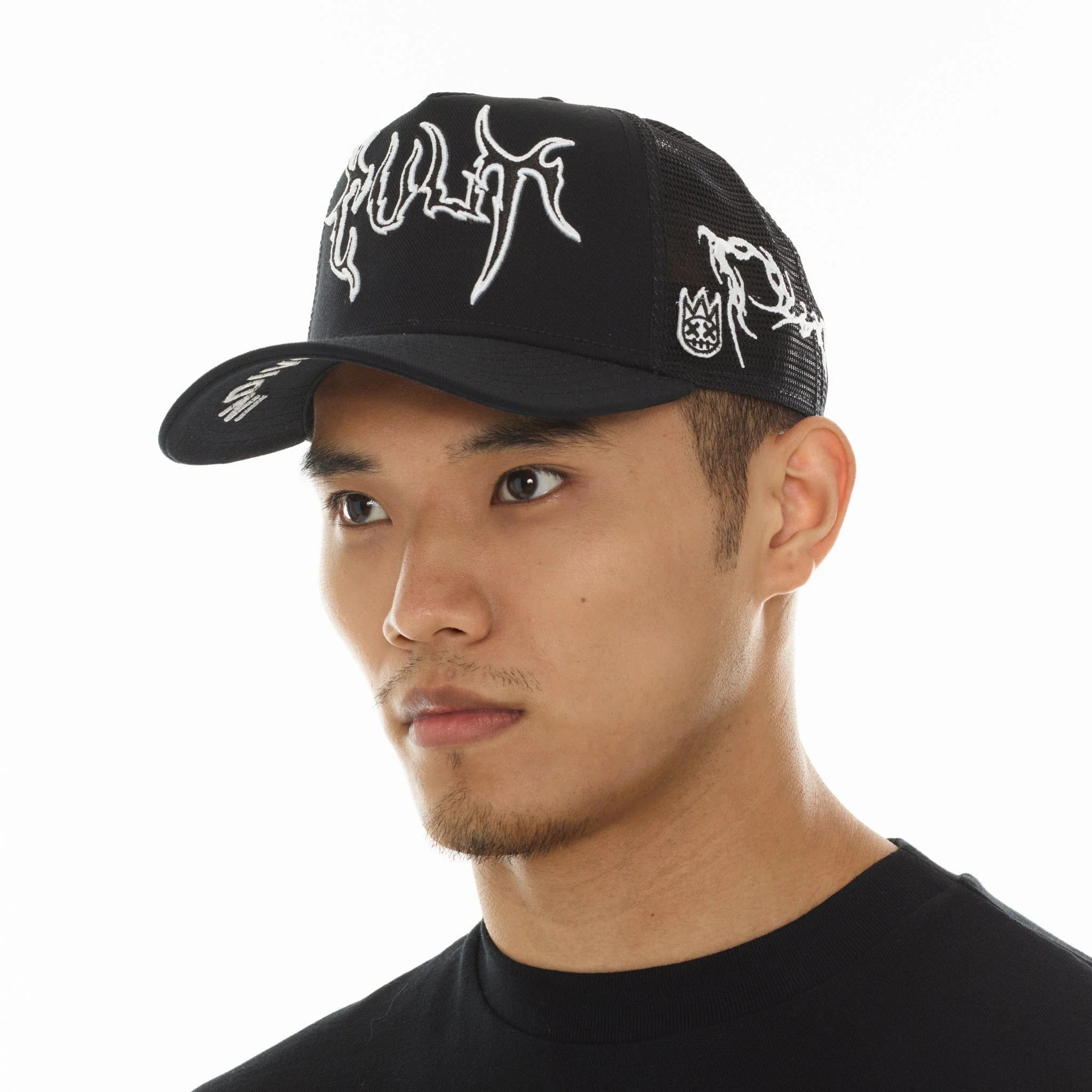 Cult's Mesh Back Trucker Hat "Raven" In Black - Image 4