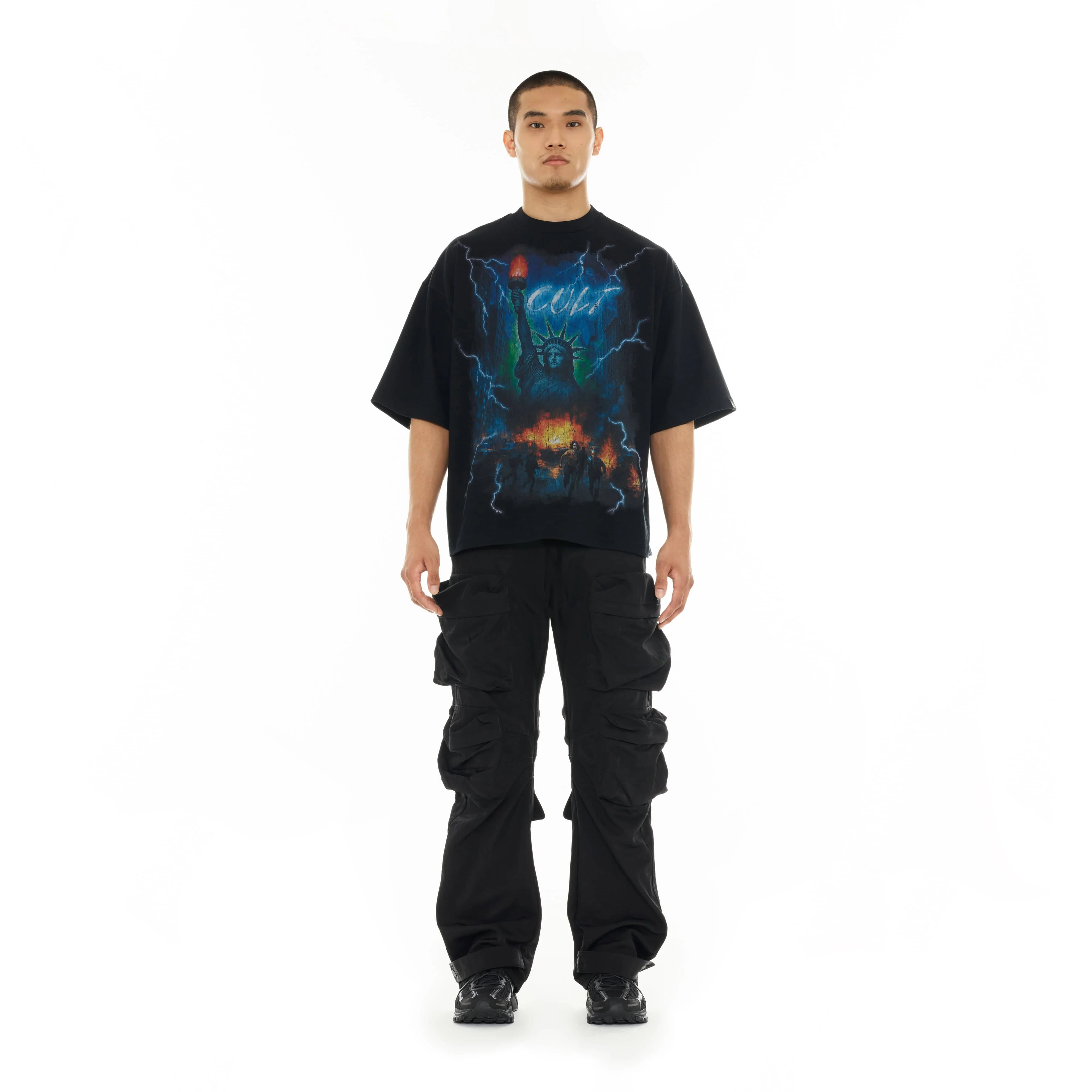 Cult's Oversized Short Sleeve Crew Neck Tee "Big Apple" in Black - Image 5