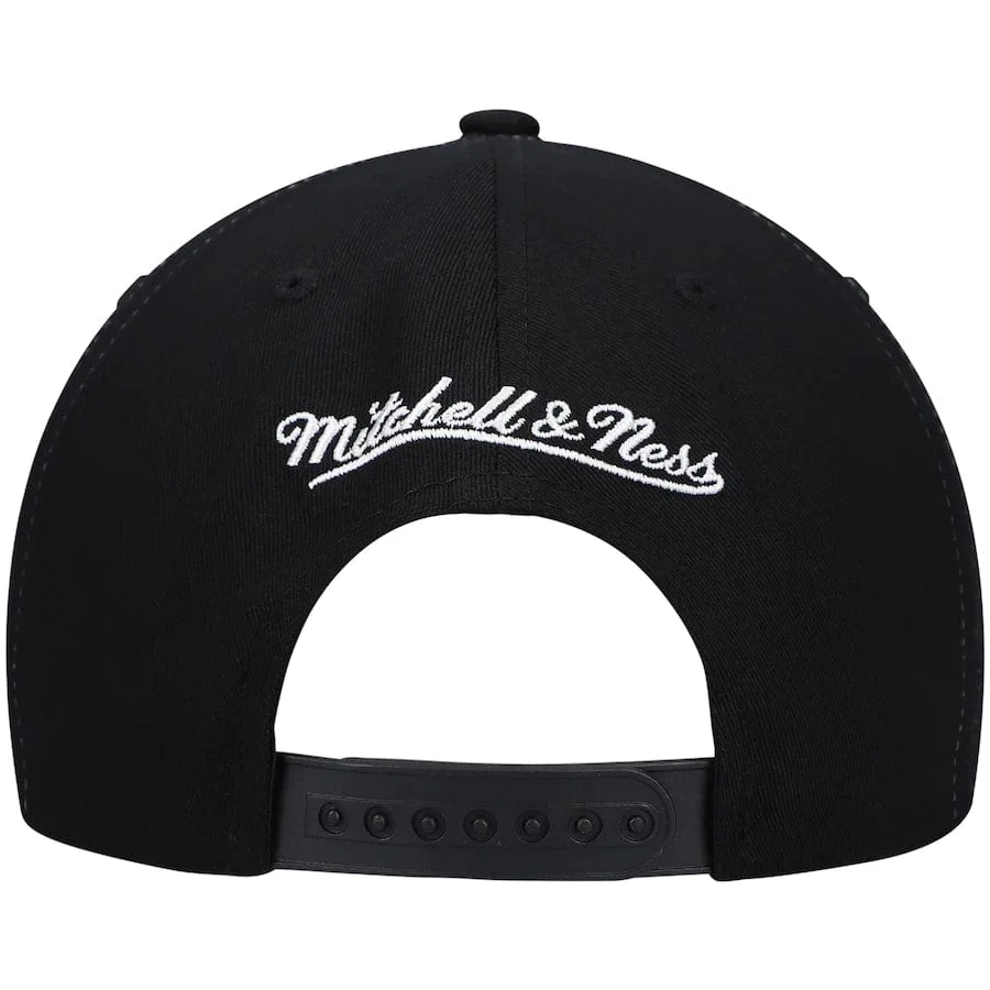 Mitchell & Ness Nba Retro Bolt Deadstock Snapback Hwc 76ers (Black) - Image 4