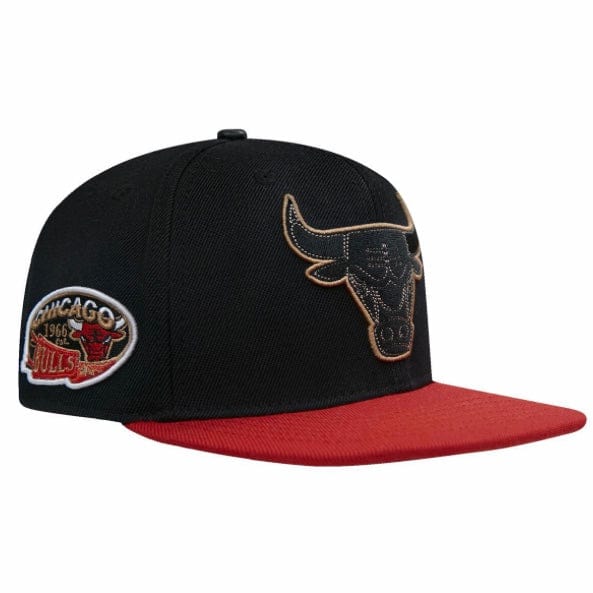 Pro Standard Chicago Bulls Side Patch Wool Snapback (Black/Red) - Image 2